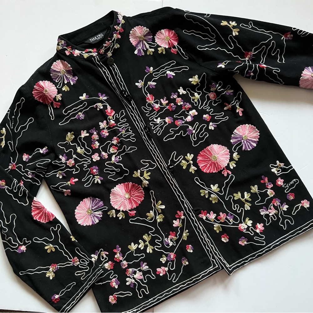 TAKE TWO Clothing Co Embroidered Blazer Size Small 100% Cotton Black Floral